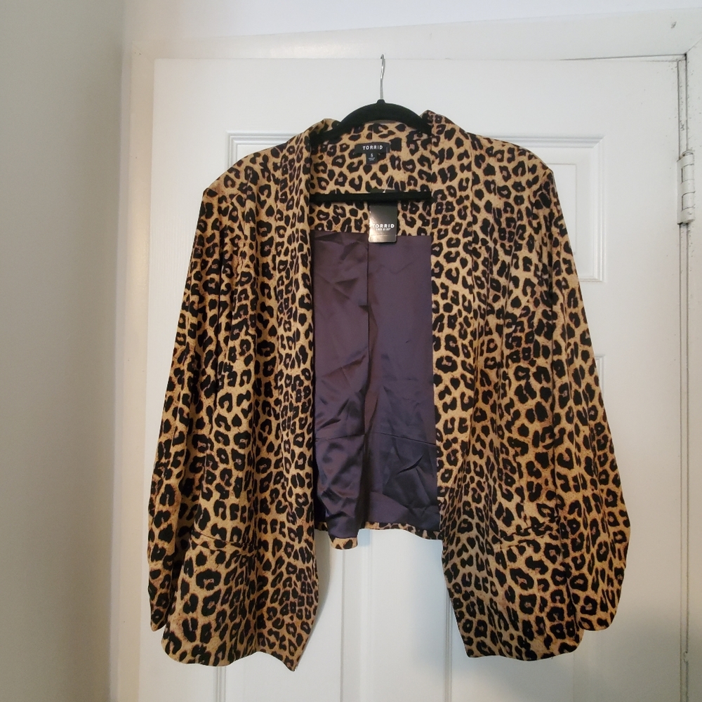 Leopard blazer